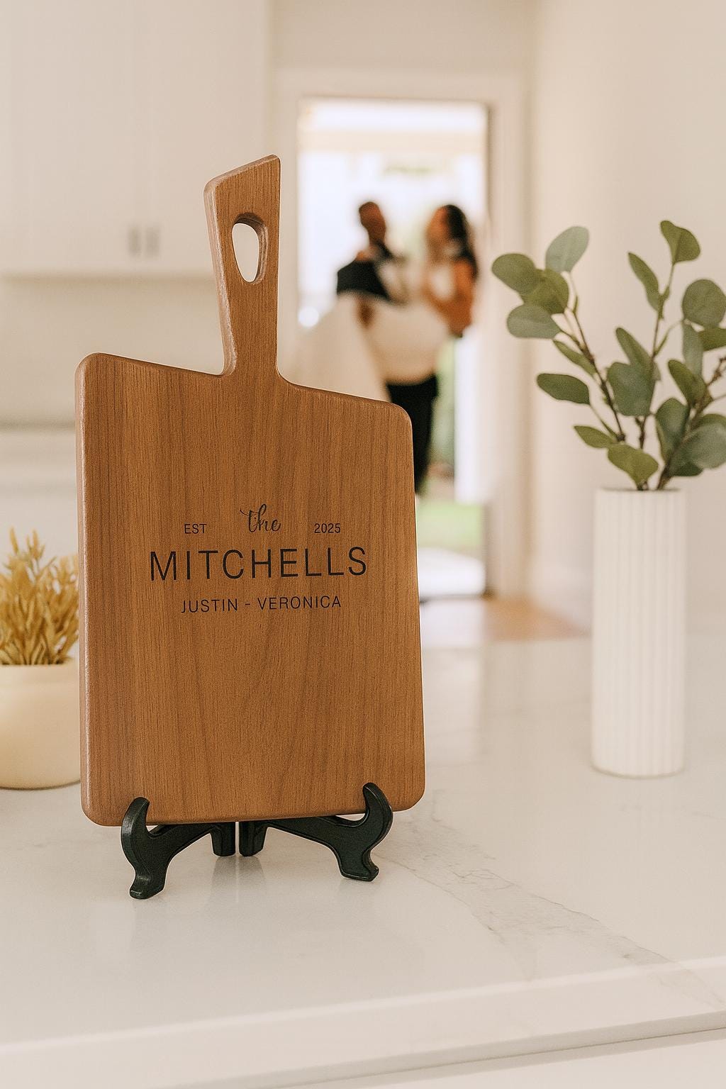 Personalized Black Walnut Cutting Board with Handle – Custom Engraved Charcuterie Gift for Wedding, Housewarming or Christmas